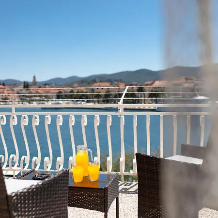 Seaside Franica Apartmán *