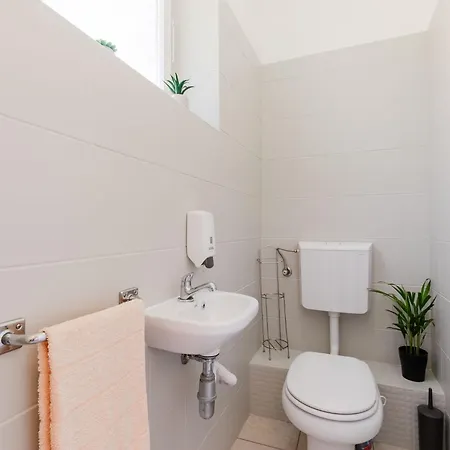 Seaside Franica Apartmán *