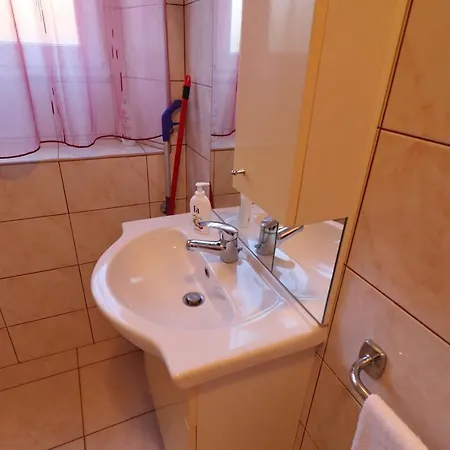 Seaside Franica Apartmán *