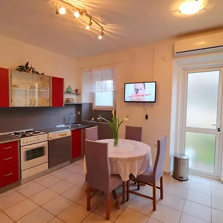 Seaside Franica Apartmán *