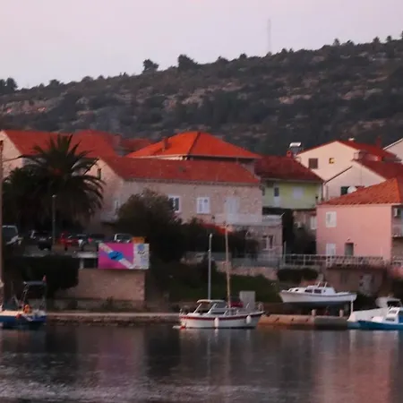 Seaside Franica Apartmán *