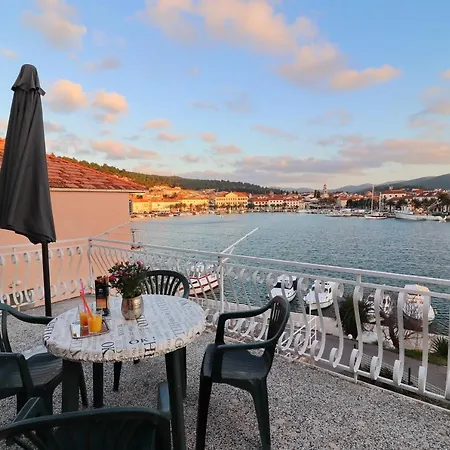Seaside Franica Apartmán *